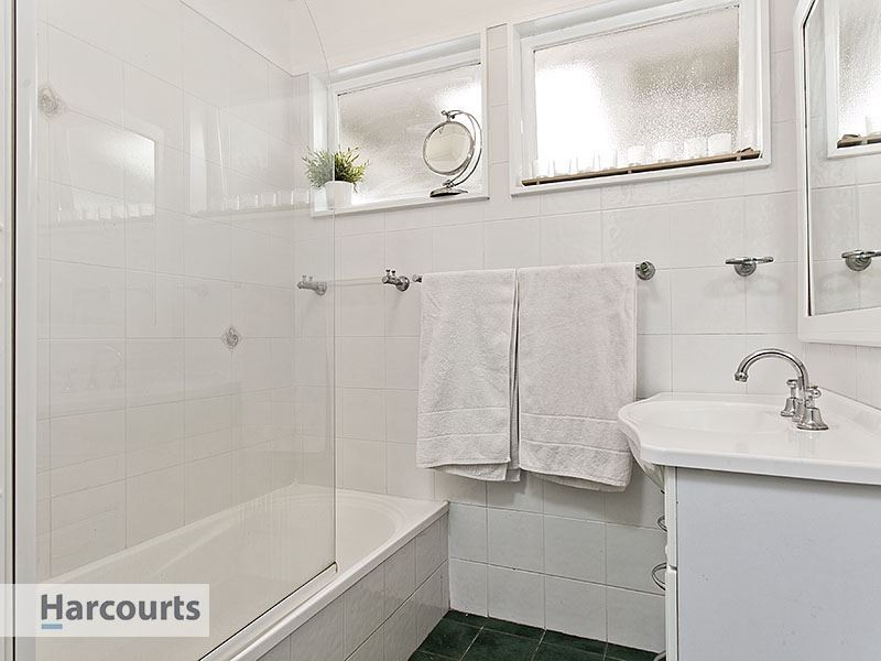 6 Gordon Road, Ferny Hills QLD 4055