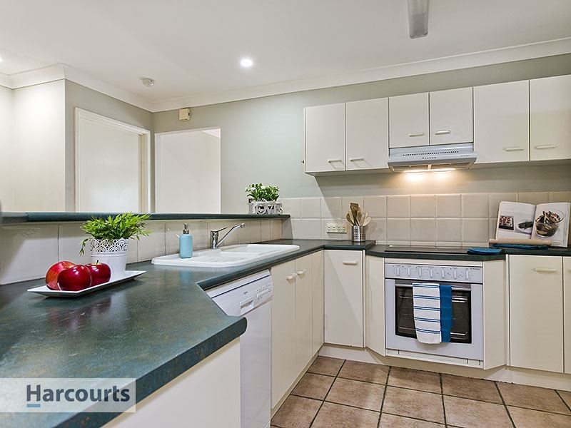 2 Thomas Place, Upper Kedron QLD 4055