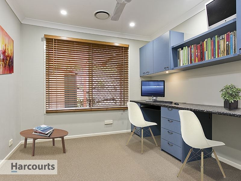 2 Thomas Place, Upper Kedron QLD 4055