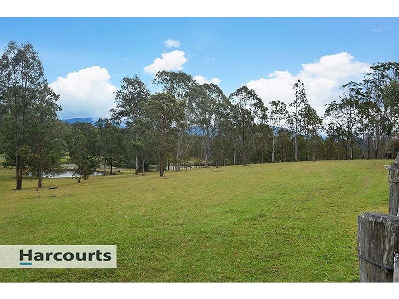 9 Mountain View Court, Samford Valley QLD 4520