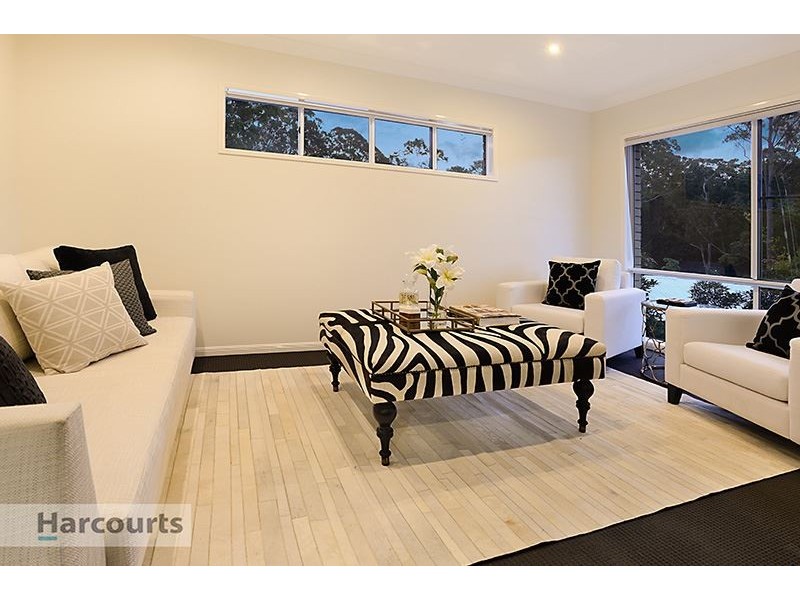 6 Colvillea Court, Everton Hills QLD 4053