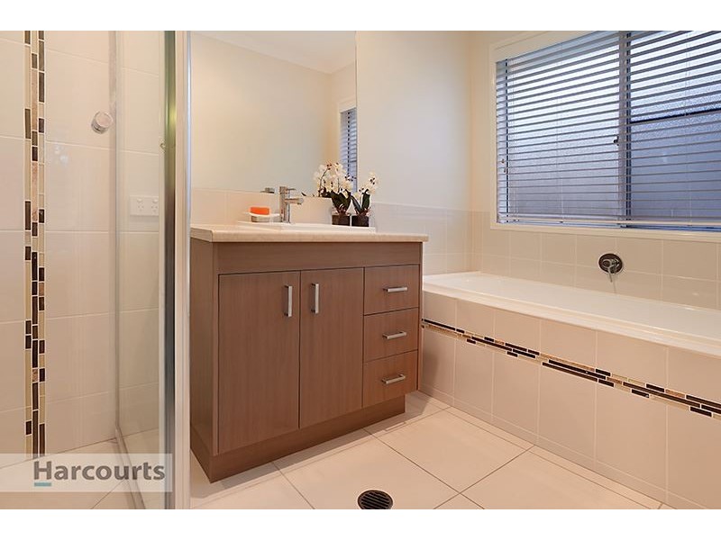 6 Colvillea Court, Everton Hills QLD 4053