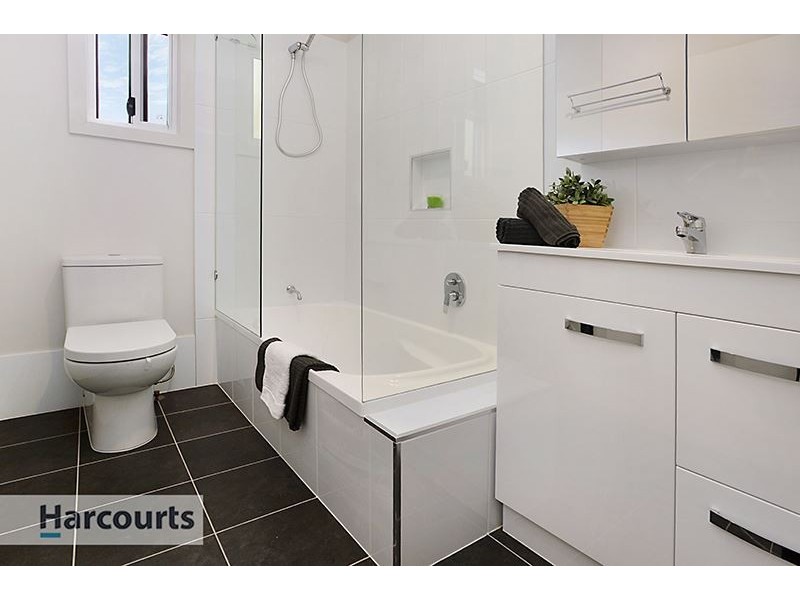 23 Bowers Road South, Everton Hills QLD 4053