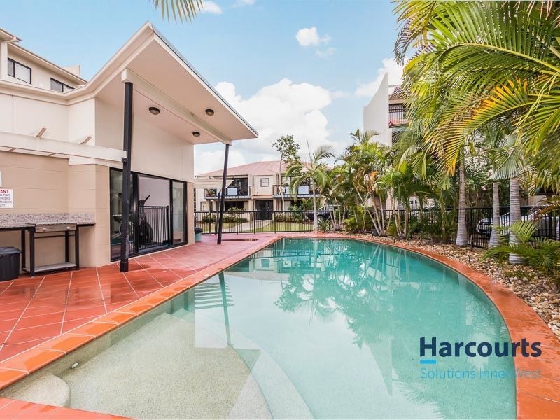 89/55 Harries Road, Coorparoo QLD 4151