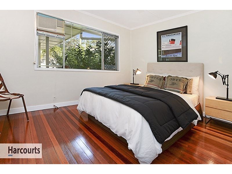 5 Malwood Street, Stafford Heights QLD 4053