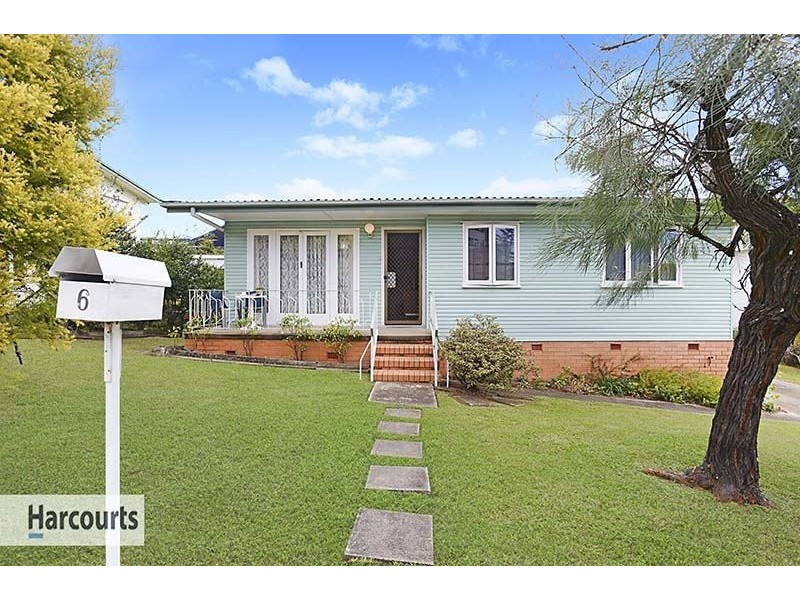 6 Cranbourne Street, Chermside West QLD 4032