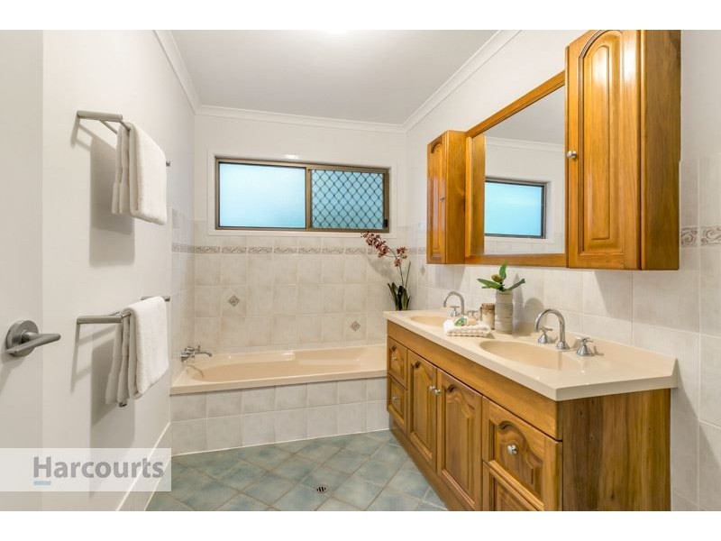 20 Elizabeth Street, Everton Hills QLD 4053