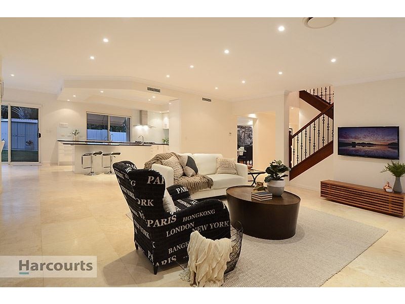 9 Landon Close, Mcdowall QLD 4053