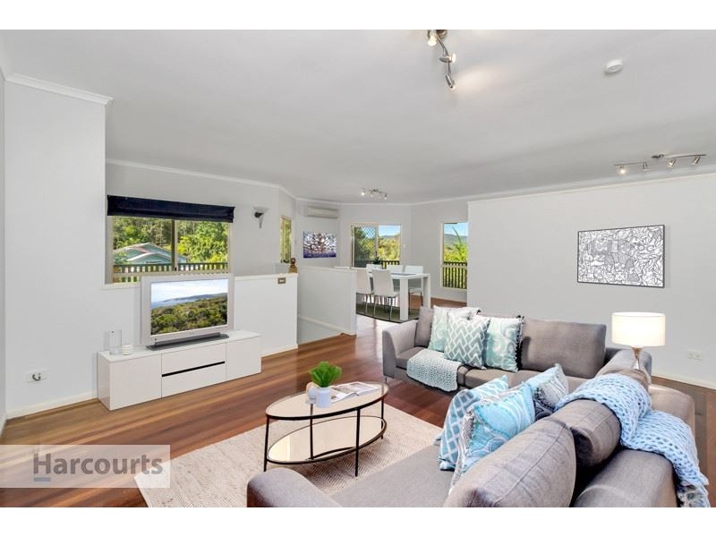 8 Wollundry Place, The Gap QLD 4061