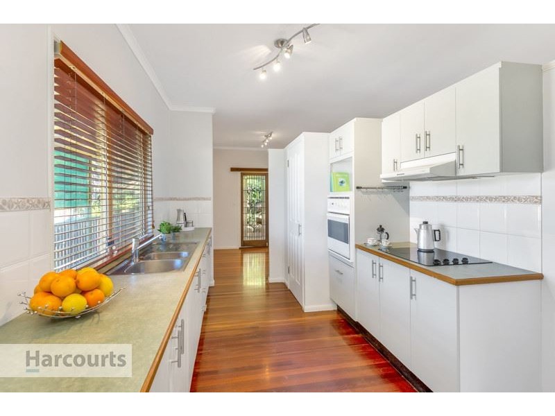 8 Wollundry Place, The Gap QLD 4061