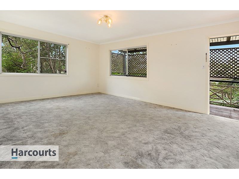 14 Tarcoola Avenue, Ferny Hills QLD 4055