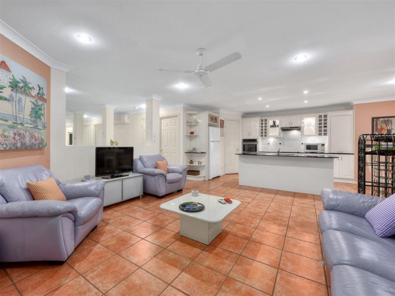 6 Tinaroo Court, Albany Creek QLD 4035