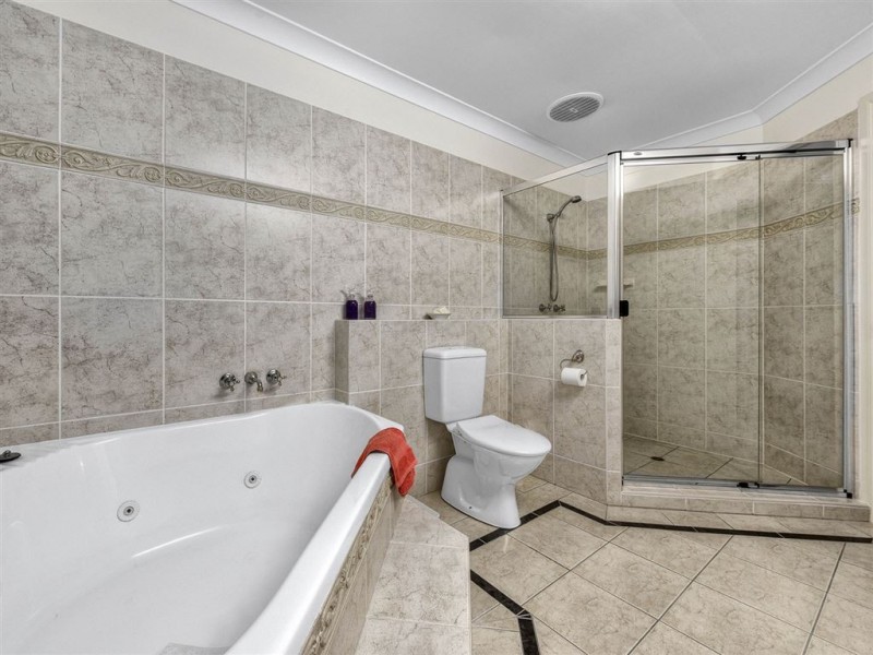 6 Tinaroo Court, Albany Creek QLD 4035