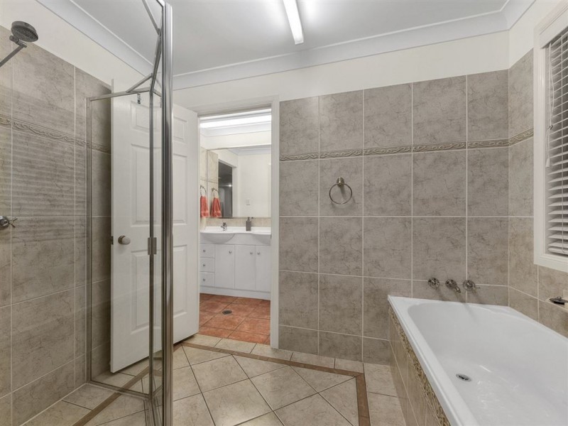 6 Tinaroo Court, Albany Creek QLD 4035