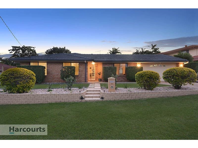 17 Kingfisher Street, Albany Creek QLD 4035