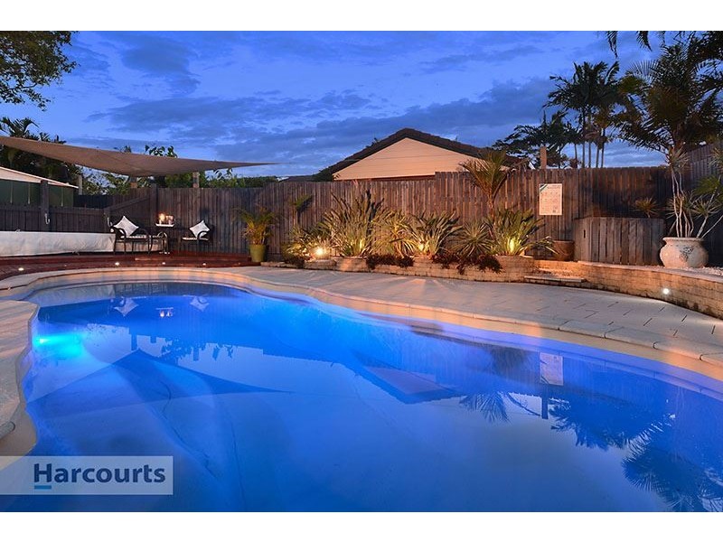 17 Kingfisher Street, Albany Creek QLD 4035