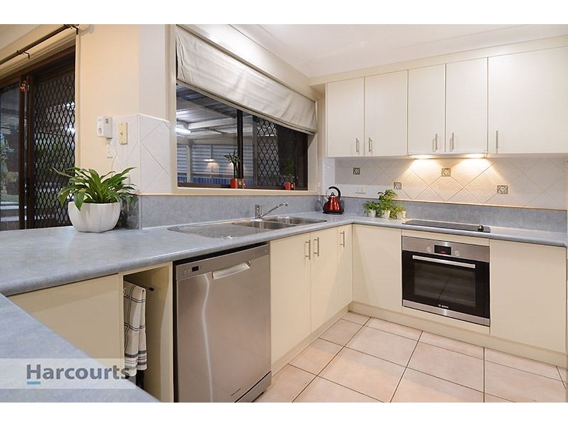 17 Kingfisher Street, Albany Creek QLD 4035