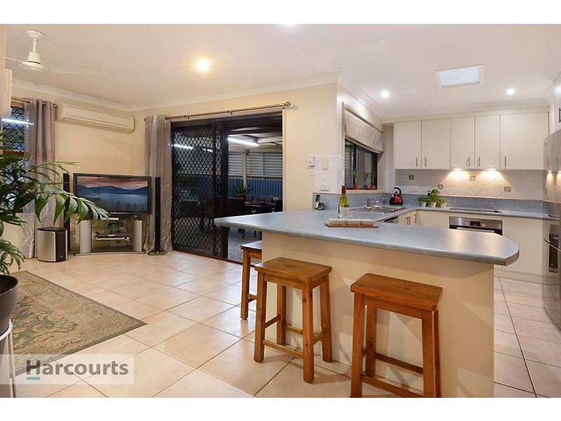 17 Kingfisher Street, Albany Creek QLD 4035