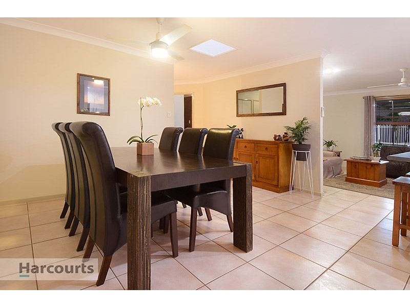 17 Kingfisher Street, Albany Creek QLD 4035