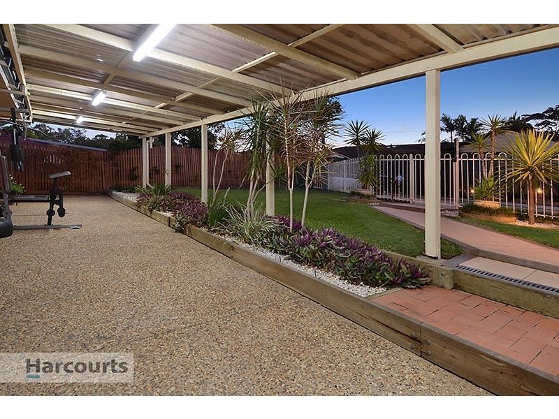 17 Kingfisher Street, Albany Creek QLD 4035