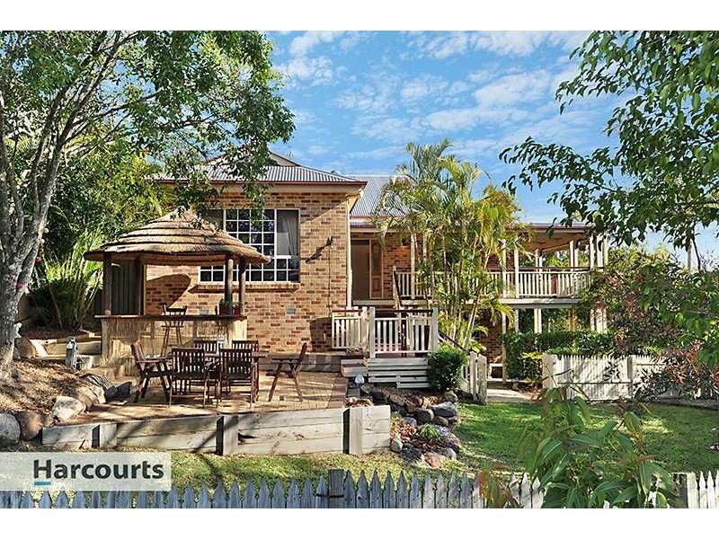 1 Cedarwood Court, Arana Hills QLD 4054