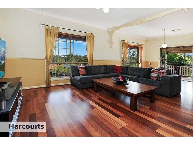 1 Cedarwood Court, Arana Hills QLD 4054