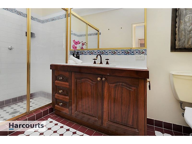 1 Cedarwood Court, Arana Hills QLD 4054