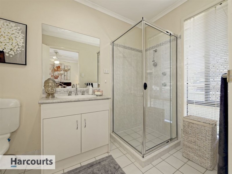 8 Montclare Court, Cashmere QLD 4500