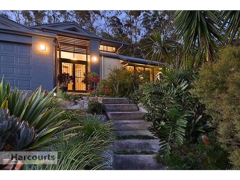 33 Quandong Crescent, Arana Hills QLD 4054