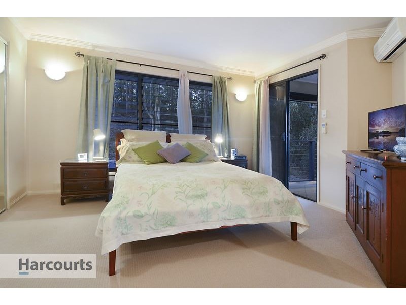 33 Quandong Crescent, Arana Hills QLD 4054