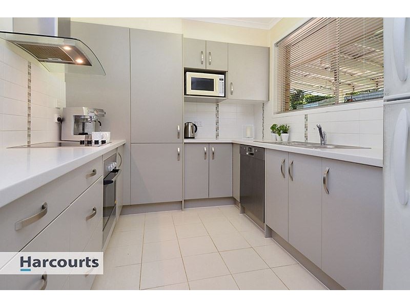 1 Harmony Court, Arana Hills QLD 4054