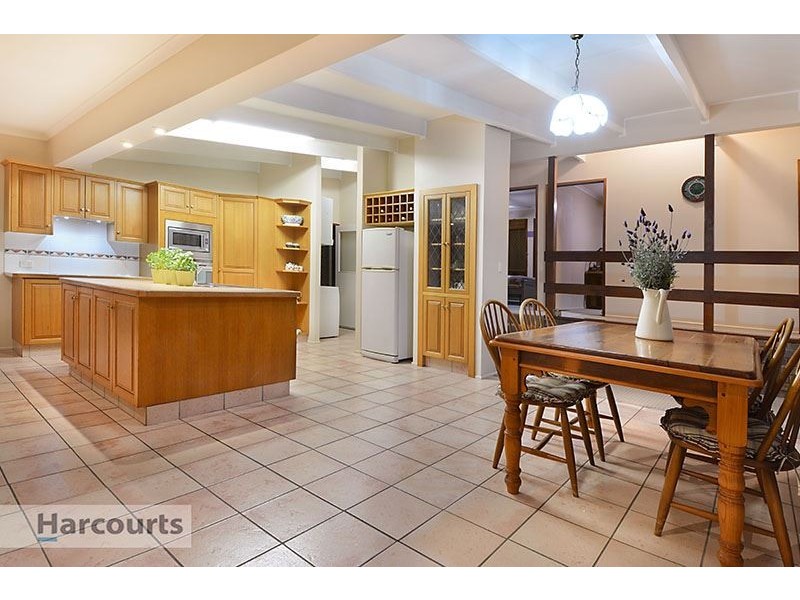 13 Minerva Court, Eatons Hill QLD 4037