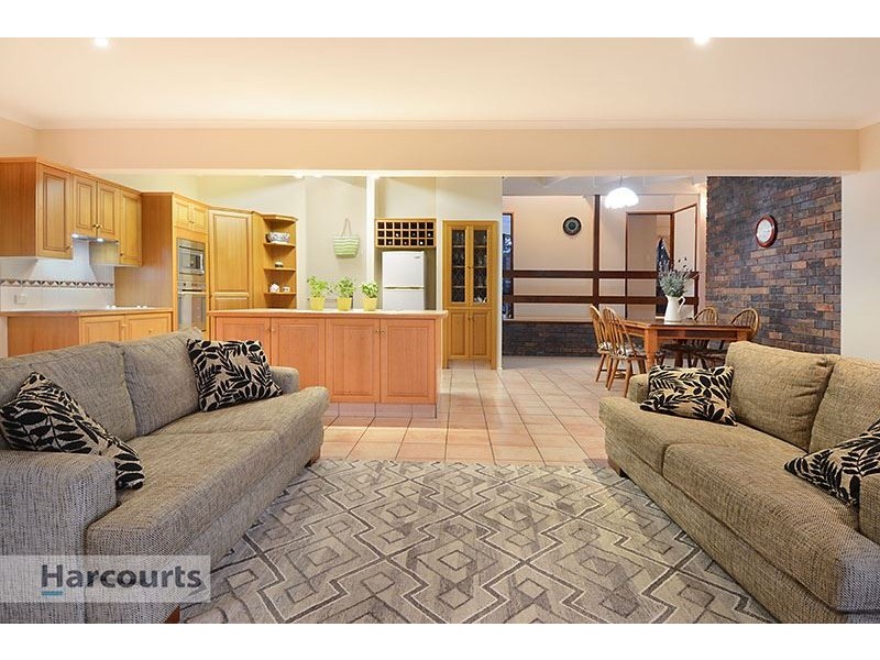 13 Minerva Court, Eatons Hill QLD 4037