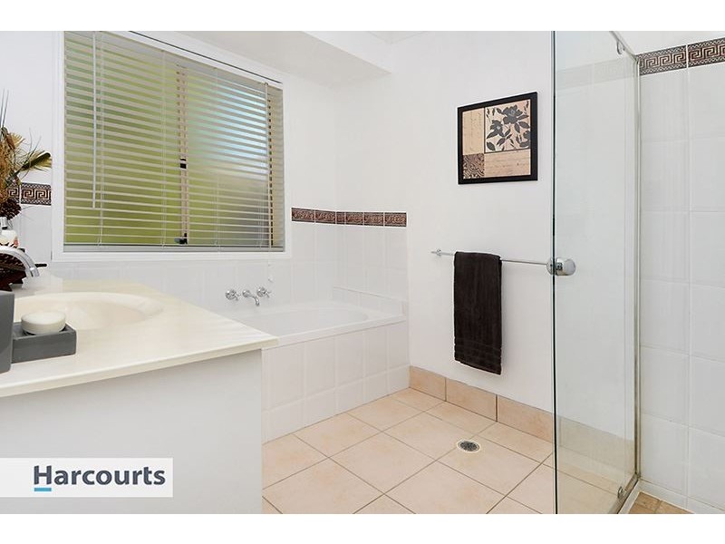 1 Woodvale Court, Everton Hills QLD 4053