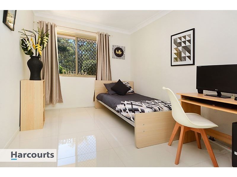 1 Woodvale Court, Everton Hills QLD 4053