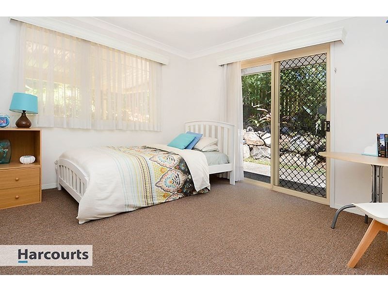 1 Woodvale Court, Everton Hills QLD 4053