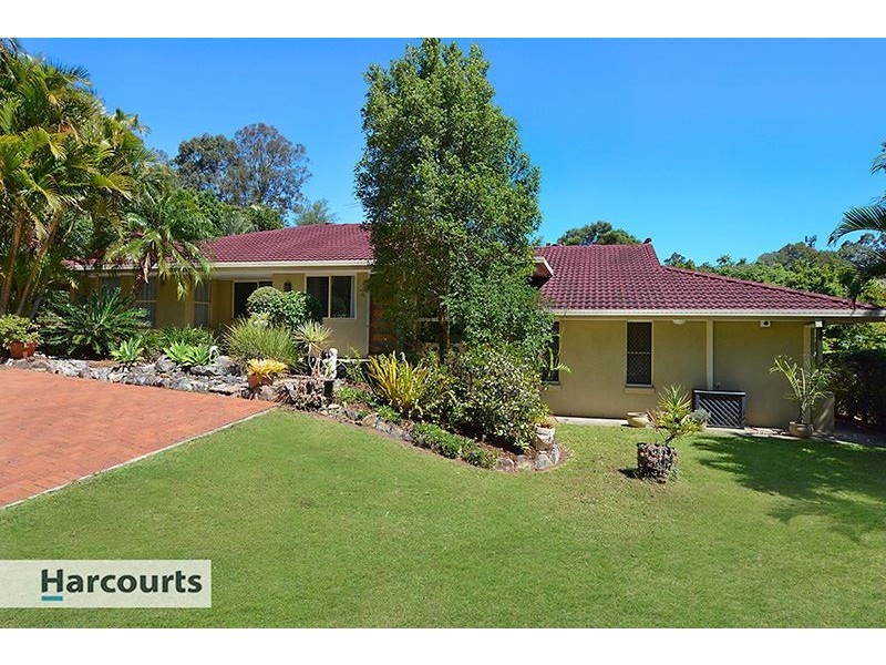 1 Woodvale Court, Everton Hills QLD 4053