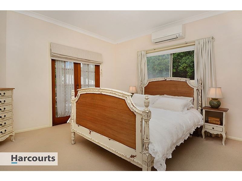 35 Linkwood Drive, Ferny Hills QLD 4055