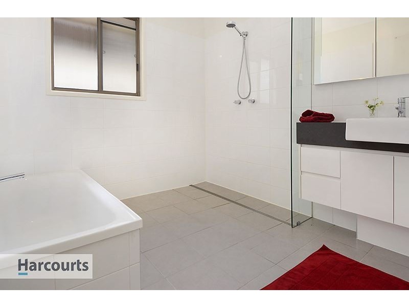 30 Barber Road, Ferny Hills QLD 4055