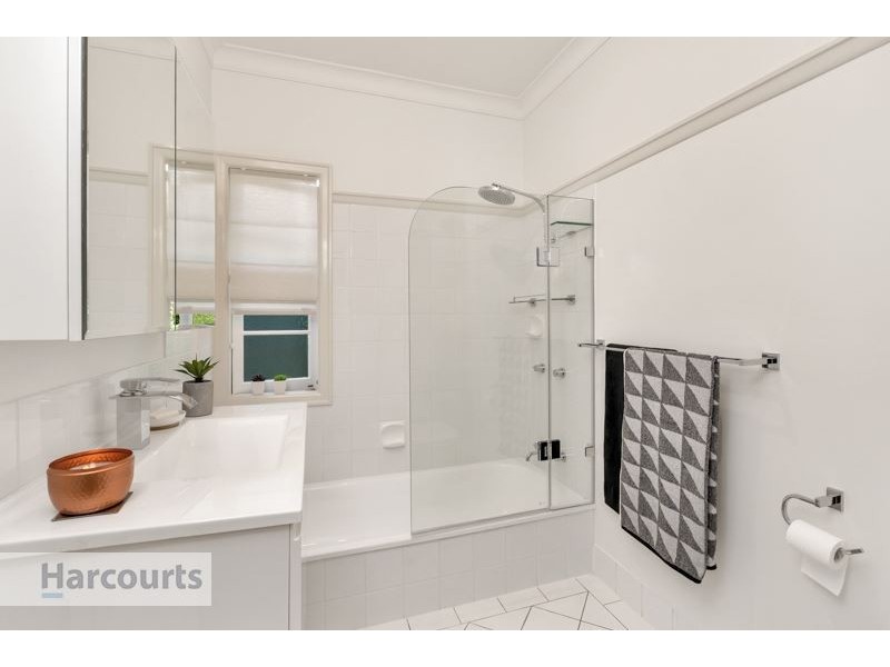 18 Evans Street, Kedron QLD 4031