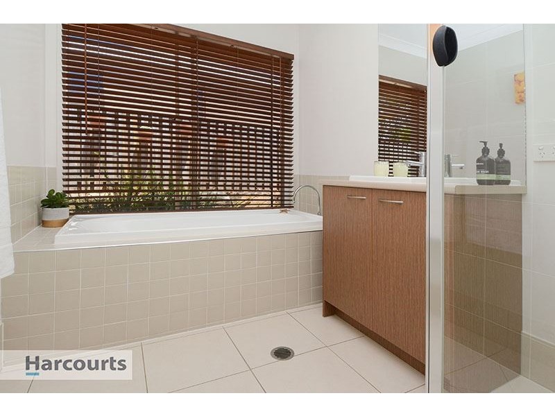 40 Rivergum Drive, Eatons Hill QLD 4037