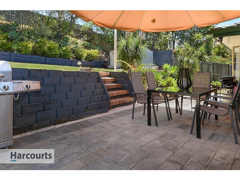 1 Double Bar Court, Arana Hills QLD 4054