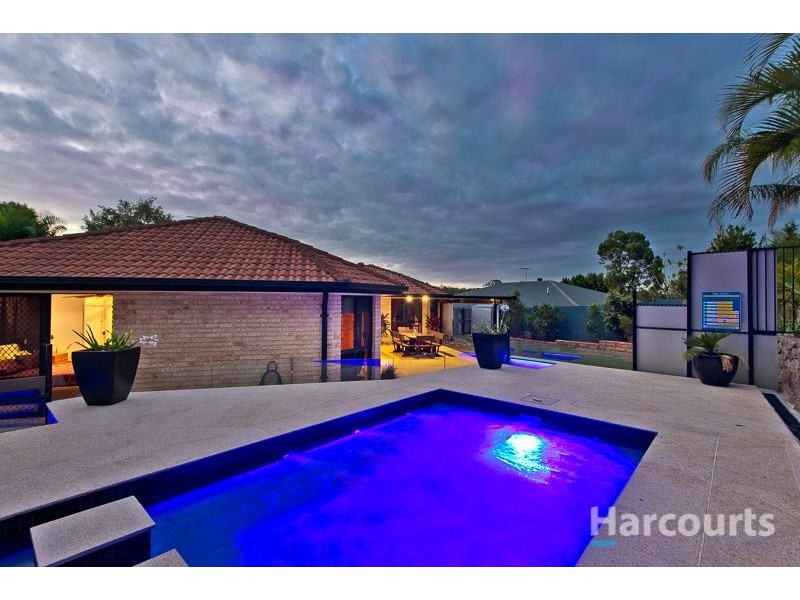 27 Montclare Court, Cashmere QLD 4500