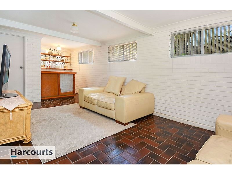 4 Gordon Road, Ferny Hills QLD 4055