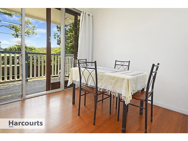 4 Gordon Road, Ferny Hills QLD 4055