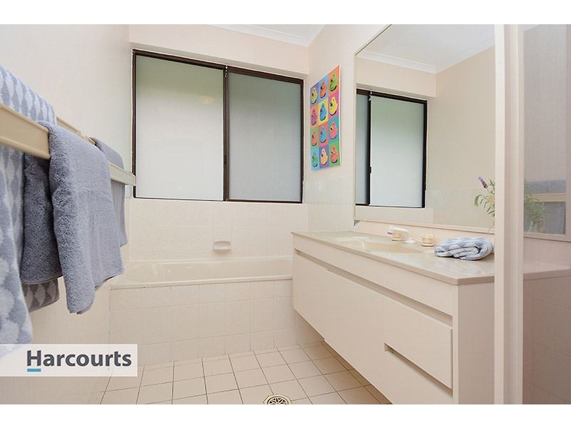 4 Berkeley Place, Ferny Grove QLD 4055