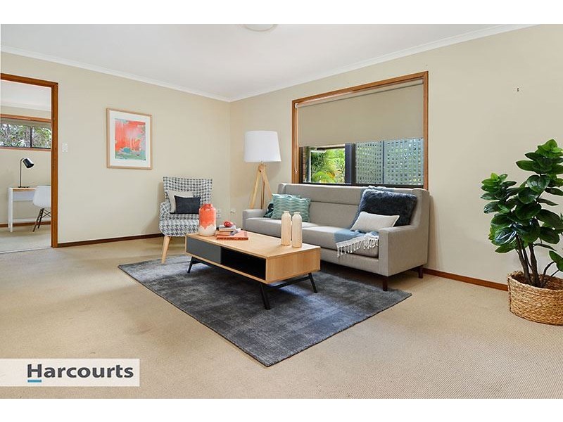 9 Flag Street, Jamboree Heights QLD 4074