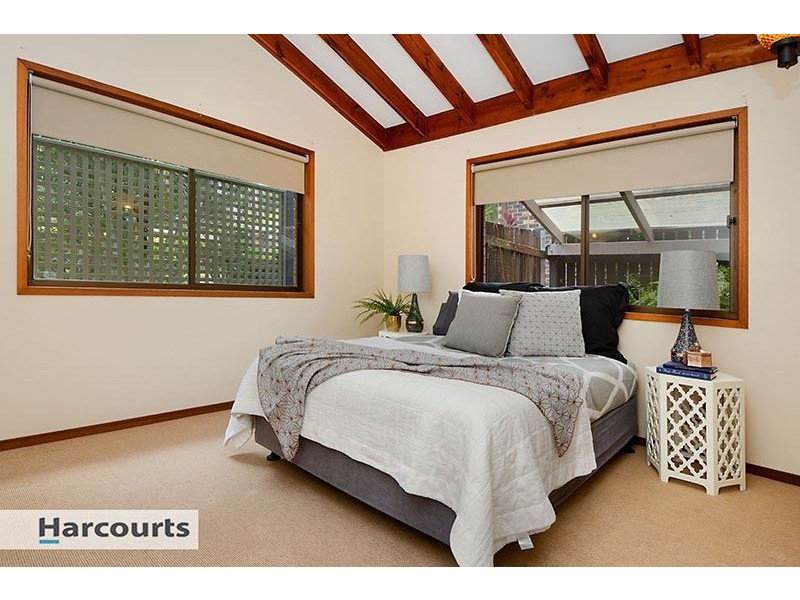 9 Flag Street, Jamboree Heights QLD 4074