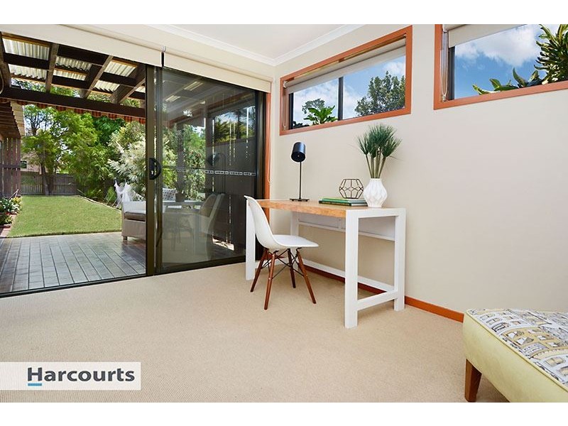 9 Flag Street, Jamboree Heights QLD 4074