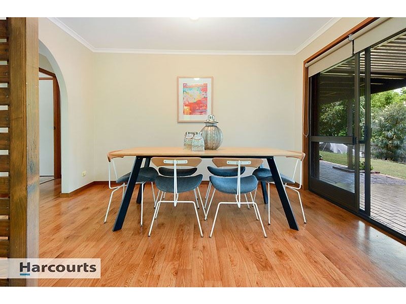 9 Flag Street, Jamboree Heights QLD 4074